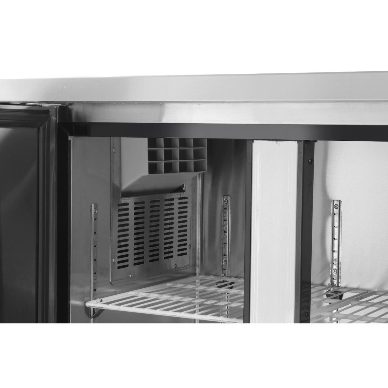 Frigider profesional ARKTIC by Hendi Kitchen Line cu 3 usi, 291 l, 1800x600x(H)800 mm otel inoxidabil 0/8°C ,270 W/230V, 3 rafturi, 2x 430x428 mm, 1x 490x428 mm incluse - Image 5