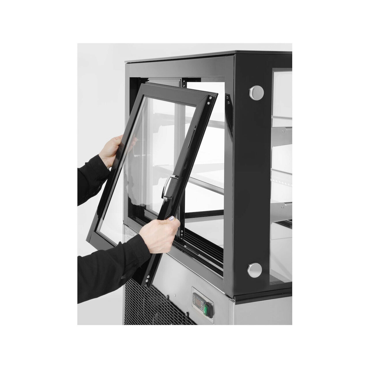 Vitrina frigorifica de prezentare interval temp. 2/6?C, corp inox, 510 litri, 490 W ARKTIC by Hendi, 1515x675x(H)1210 mm, Clasa energetica C - Image 4